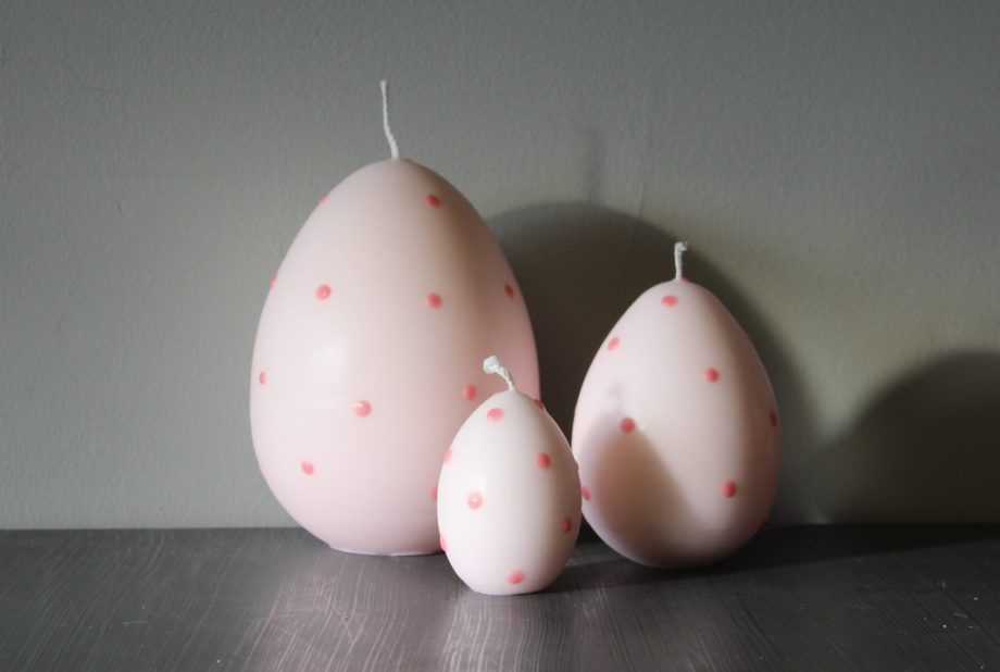 Äggljus prickigt rosa