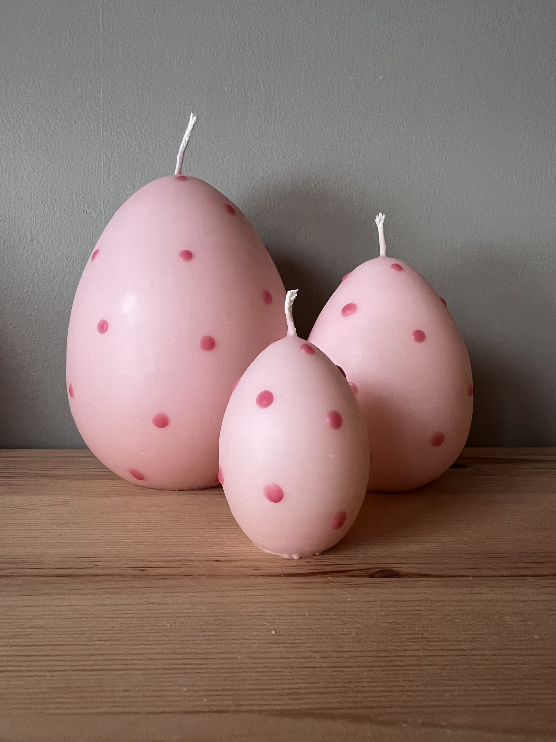 Äggljus prickigt rosa