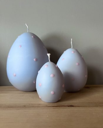 Äggljus prickigt blått